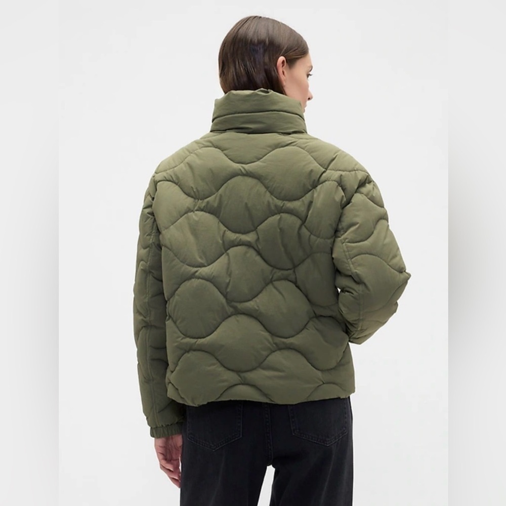 NWOT GAP Relaxed Quilted Nylon Jacket, Size S - Picture 3 of 14